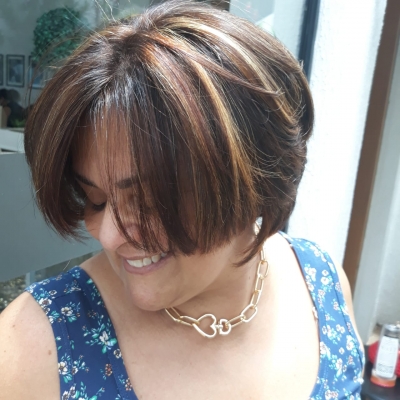 Corte, mechas e coloração 